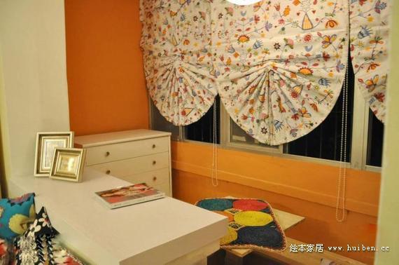 18平米卧室阳台改造：休闲、娱乐与储物三位一体