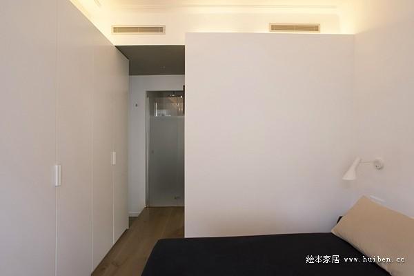 釋放空間:從四房改造為兩室的實用指南