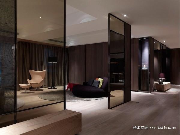 台灣的優雅公寓設計：深棕色調的現代古典空間
