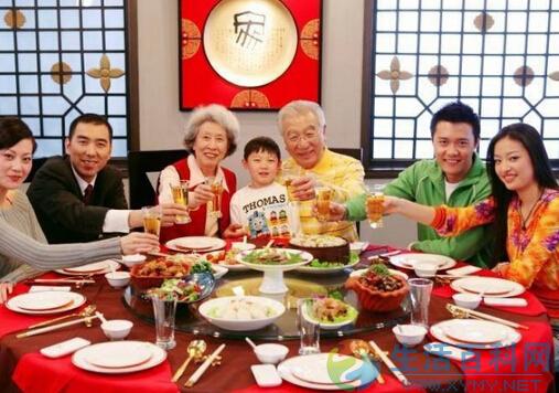 守岁的文化内涵：辞旧迎新的传统与情感