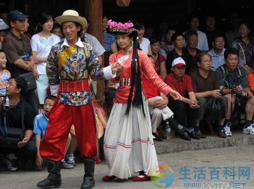 摩梭人走婚習俗解析:母系社會中的夜合晨離婚姻模式