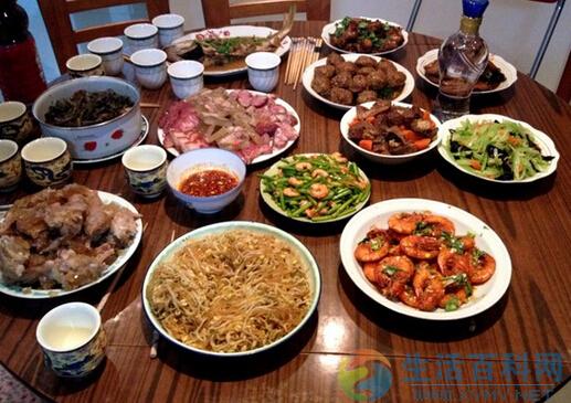 年夜饭风俗:团圆、喜庆与新年祈愿的文化盛宴