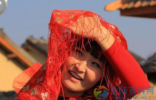 揭达斡尔族别样婚俗：说亲先吃闭门羹