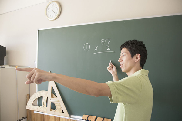 教師禮儀知識：舉止、言談與師範要點