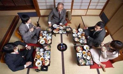 必知的15個社交禮儀：基本禮節與實用技巧
