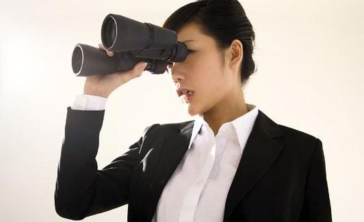 頻繁跳槽真的能累積職場經驗嗎？專家建議謹慎跳