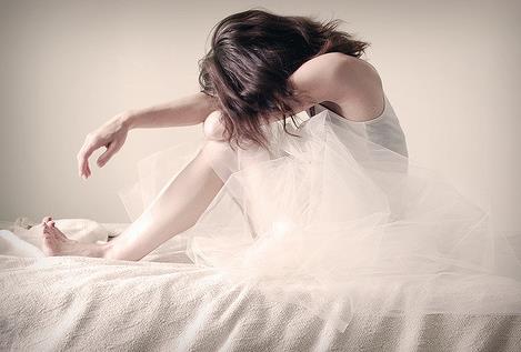 如何打開女人的心結?六大心理因素深度解析